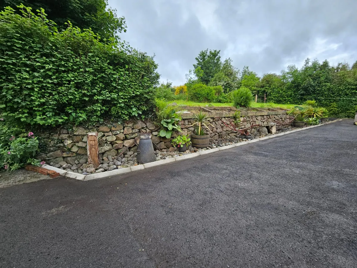 Lordship Kerb Installation - Clean Edges for a Tidy Garden